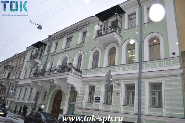 The facade of the building of the St. Petersburg State University of Industrial Technologies and Design is finished.